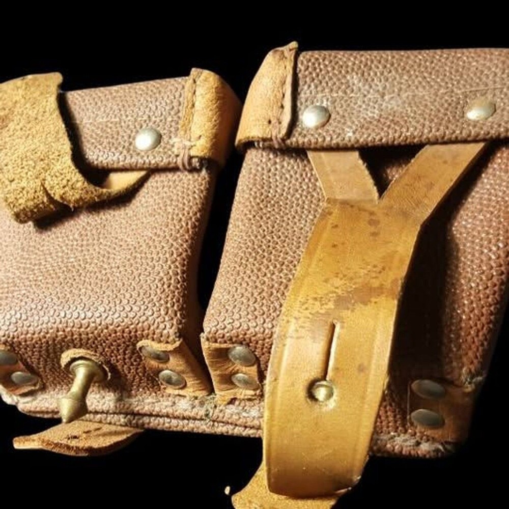 Vintage Russian Surplus Leather Pouch fishing or hunting compatible